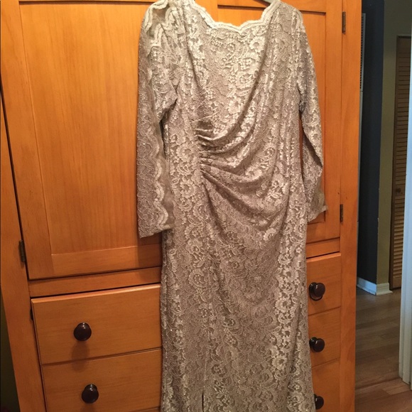 Cachet Dress - Picture 1 of 8